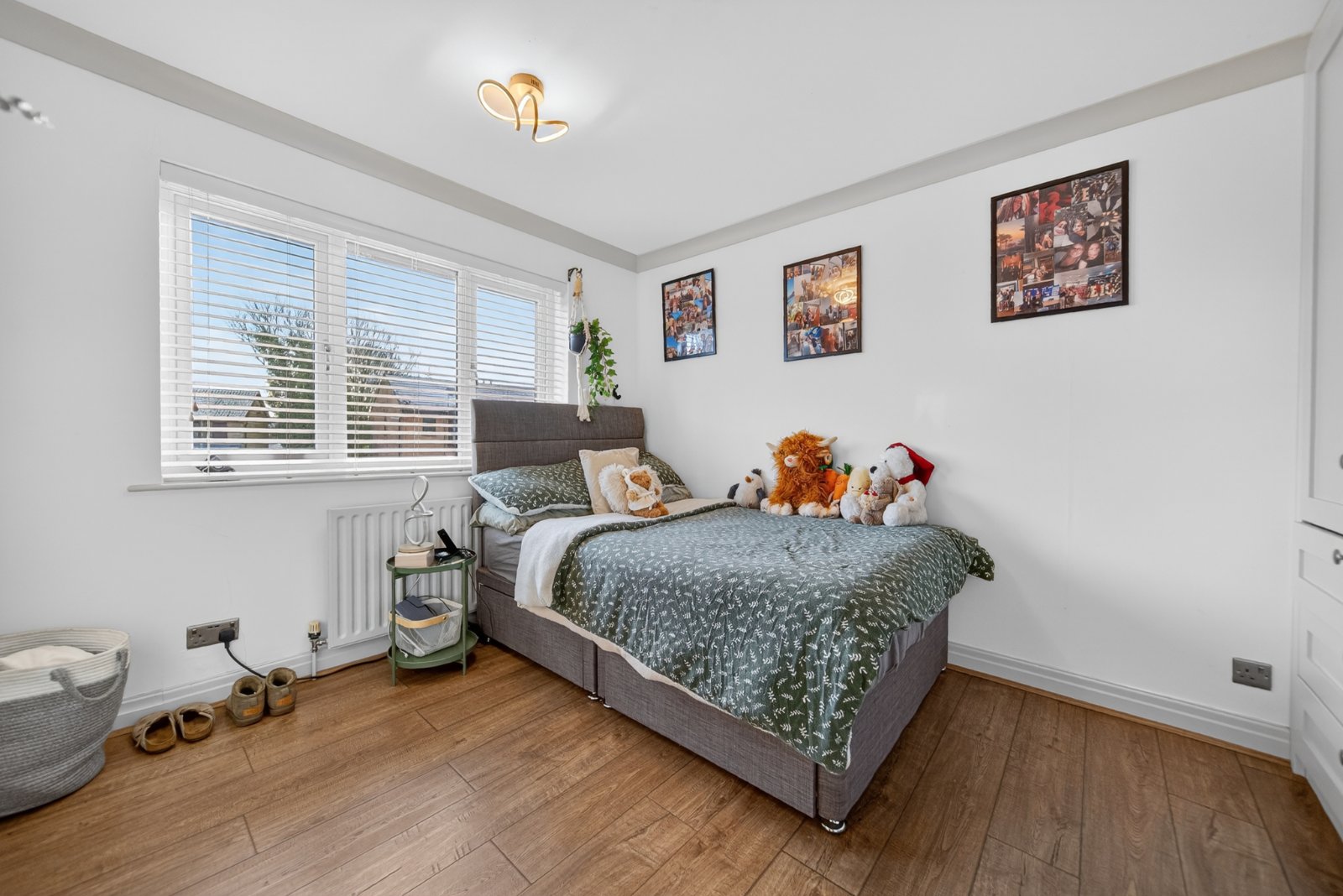 Larkfield Road, Rawdon, Leeds, West Yorkshire, LS19