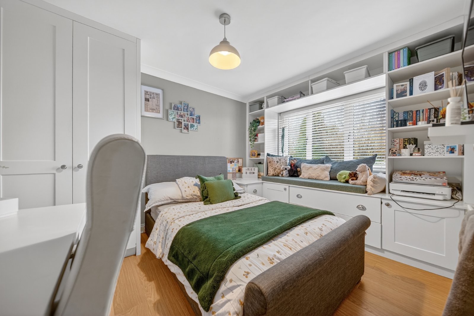 Larkfield Road, Rawdon, Leeds, West Yorkshire, LS19