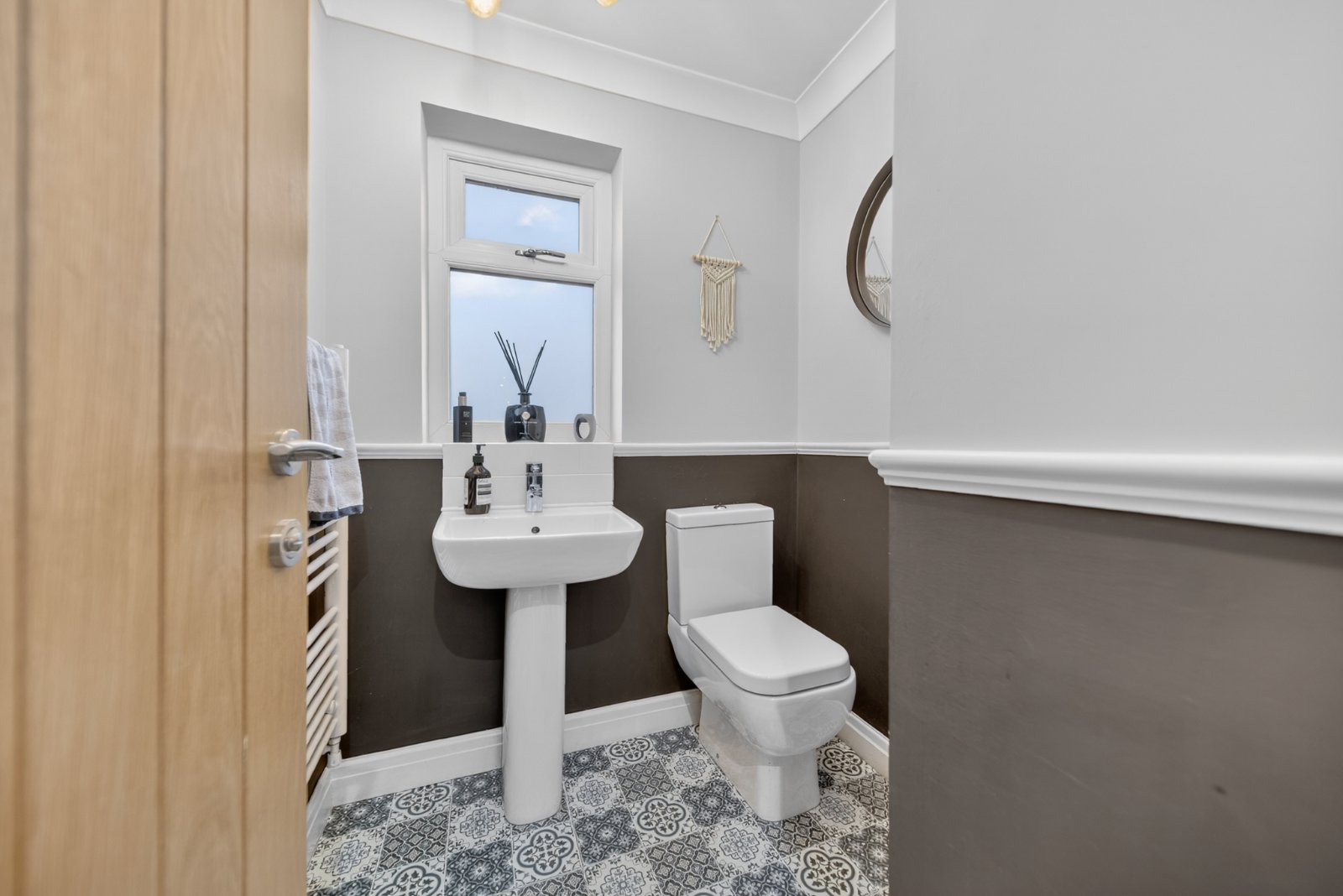 Larkfield Road, Rawdon, Leeds, West Yorkshire, LS19