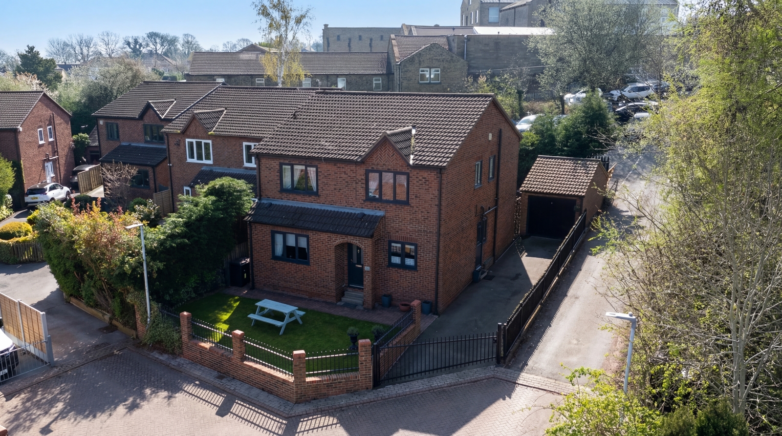 Hollin Park Court, Calverley, Pudsey, West Yorkshire, LS28