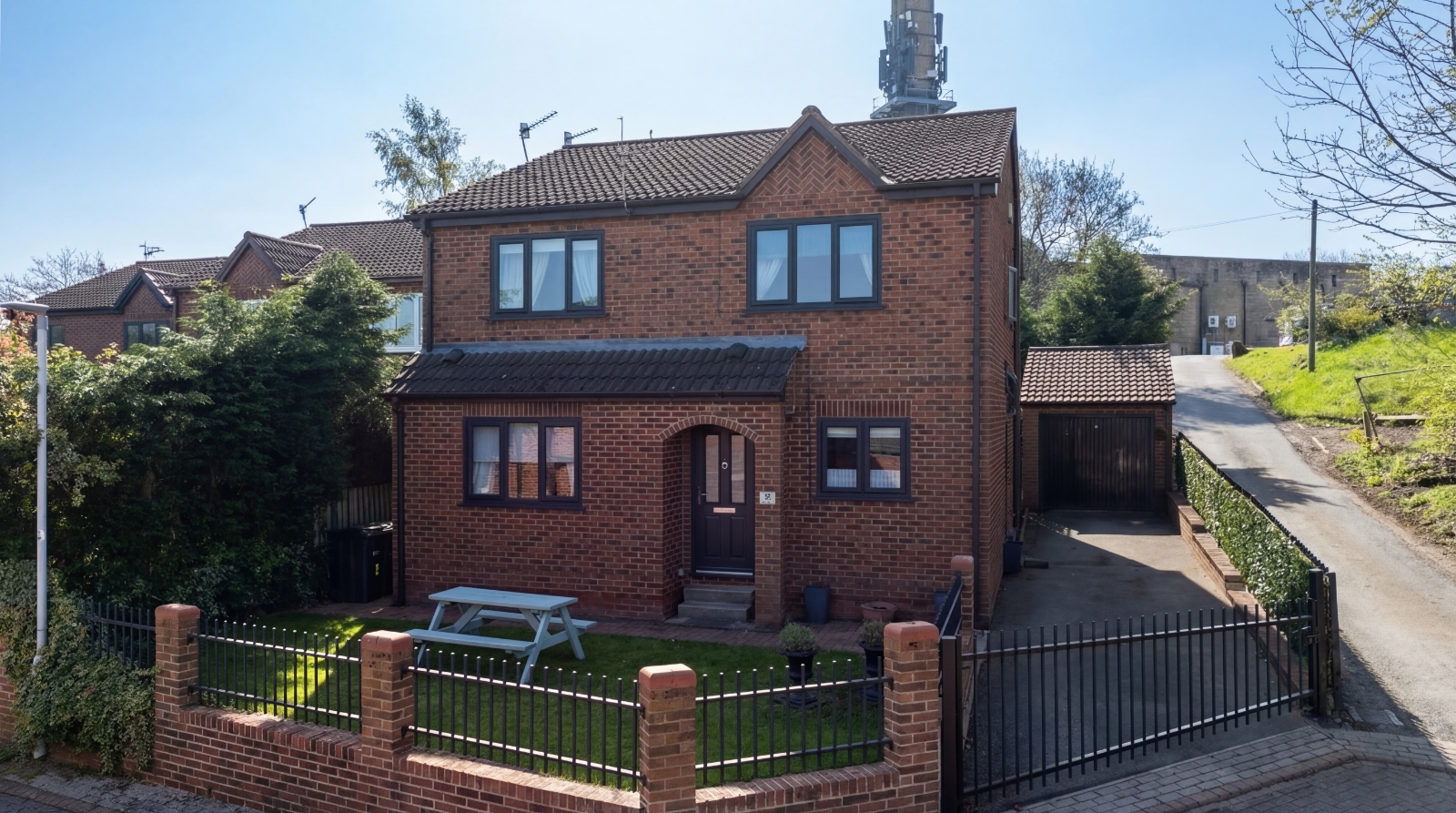 Hollin Park Court, Calverley, Pudsey, West Yorkshire, LS28