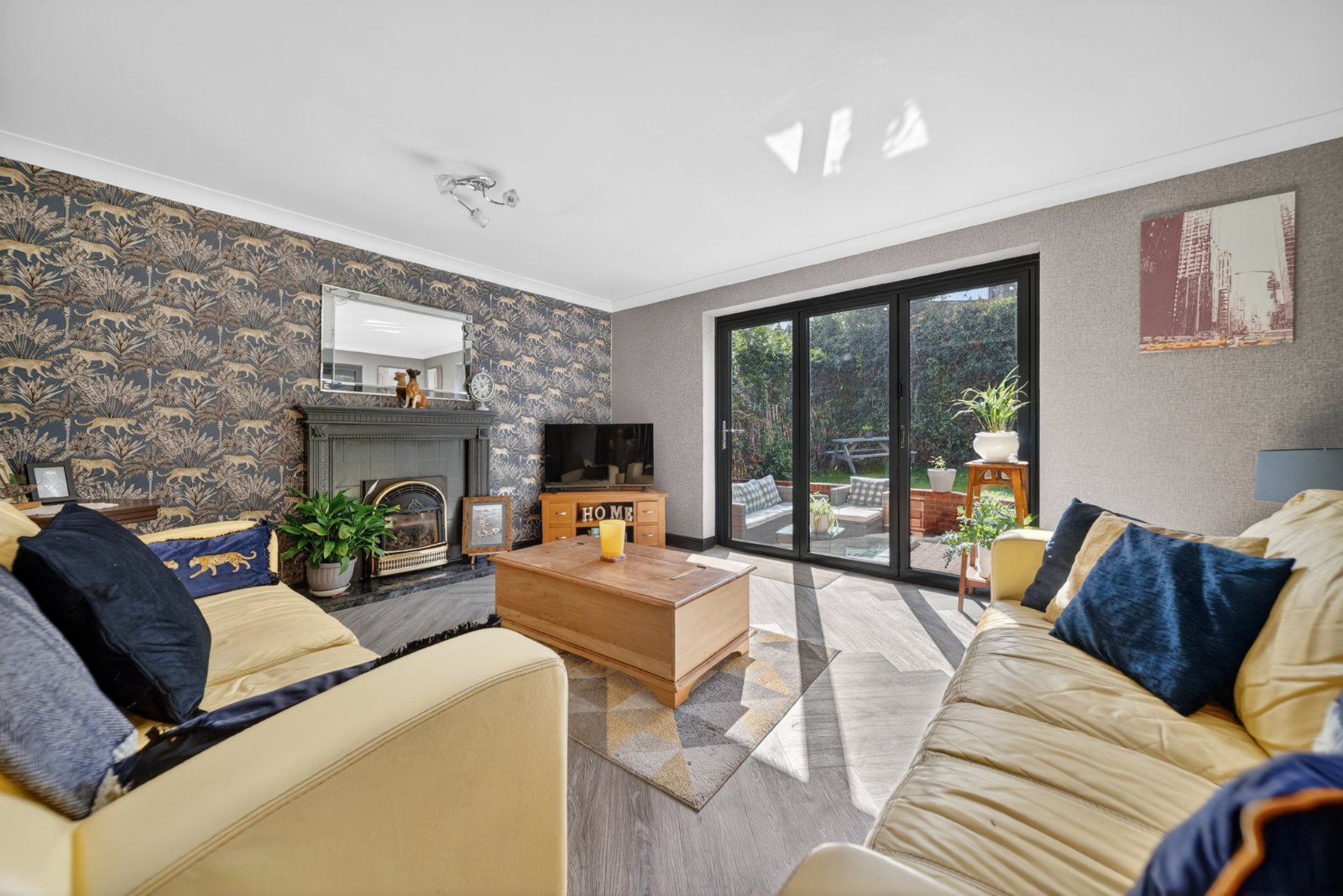 Hollin Park Court, Calverley, Pudsey, West Yorkshire, LS28