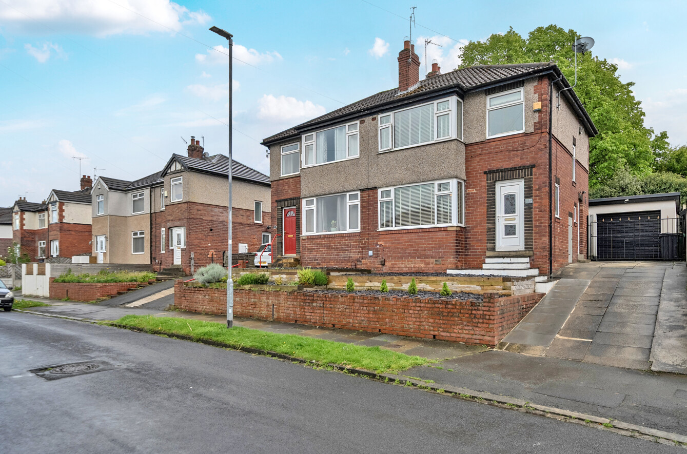 Summerfield Gardens, Leeds, West Yorkshire, LS13 - Hardisty