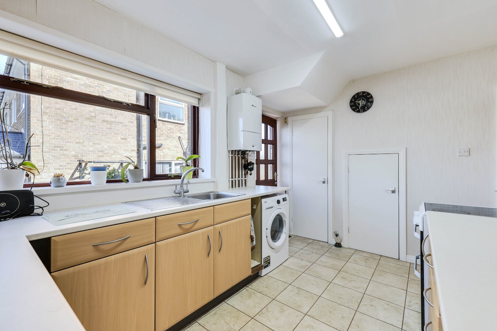 Carr Bridge Avenue, Leeds, West Yorkshire, LS16 - Hardisty