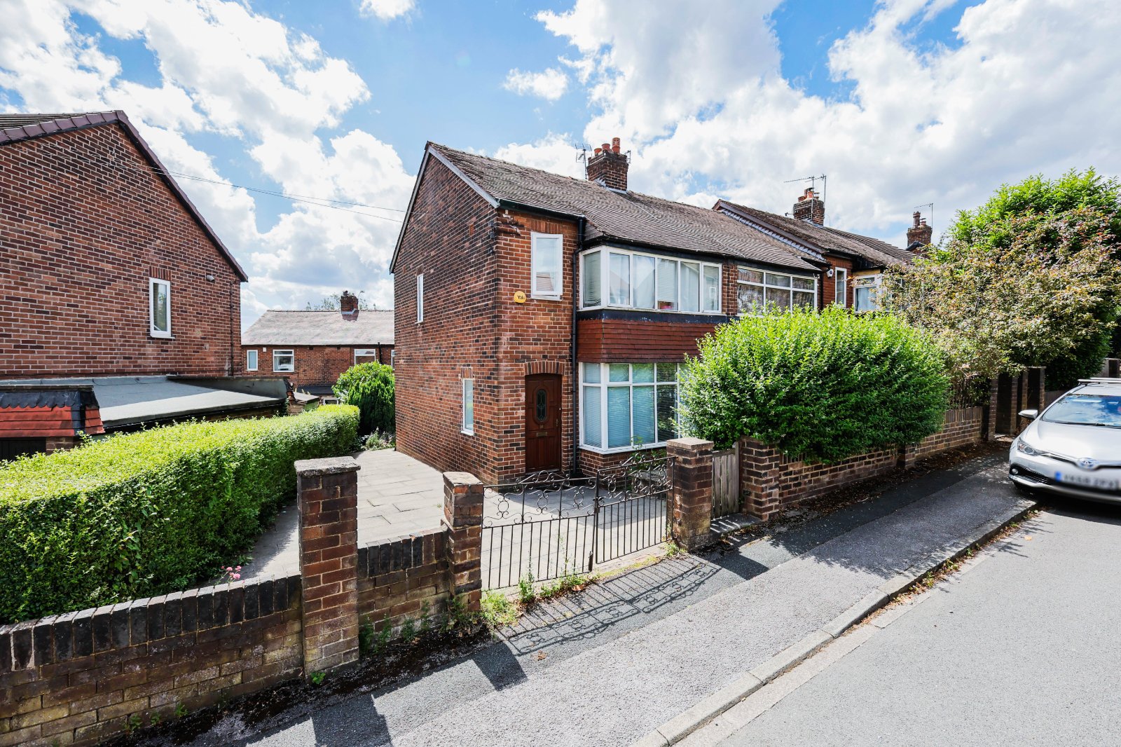 Featherbank Mount, Horsforth, Leeds, West Yorkshire, LS18 - Hardisty