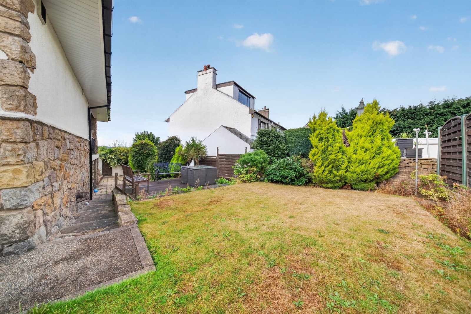 Well Lane, Rawdon, Leeds, West Yorkshire, LS19