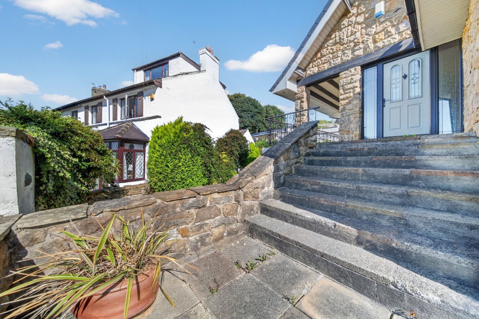 Well Lane, Rawdon, Leeds, West Yorkshire, LS19