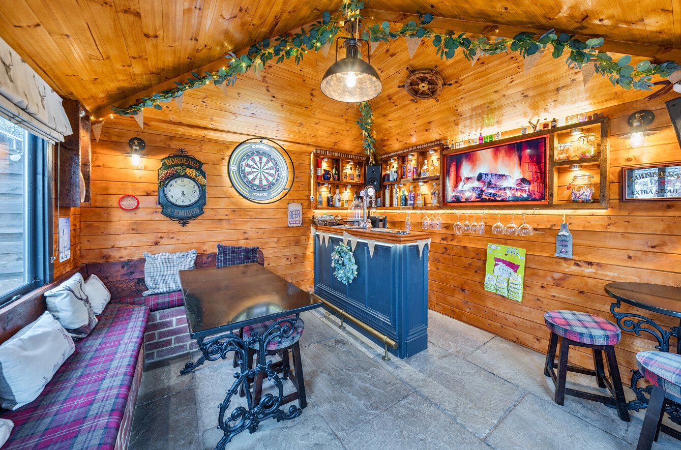 Dunstarn Gardens, Leeds, West Yorkshire, LS16