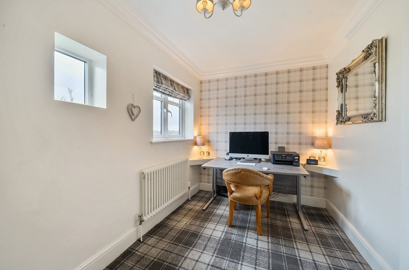 Dunstarn Gardens, Leeds, West Yorkshire, LS16