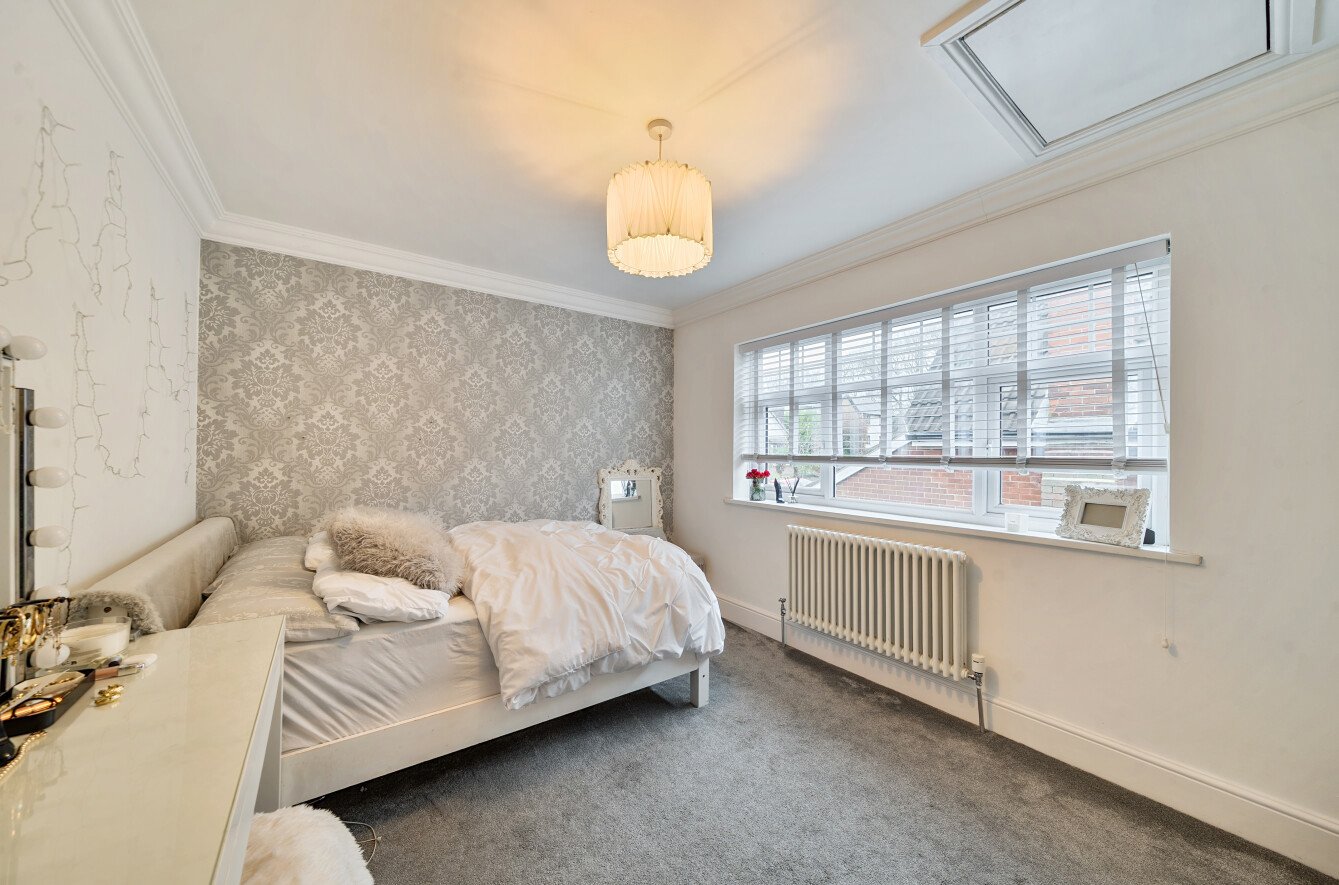 Dunstarn Gardens, Leeds, West Yorkshire, LS16
