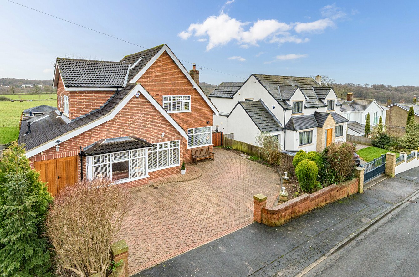 Dunstarn Gardens, Leeds, West Yorkshire, LS16