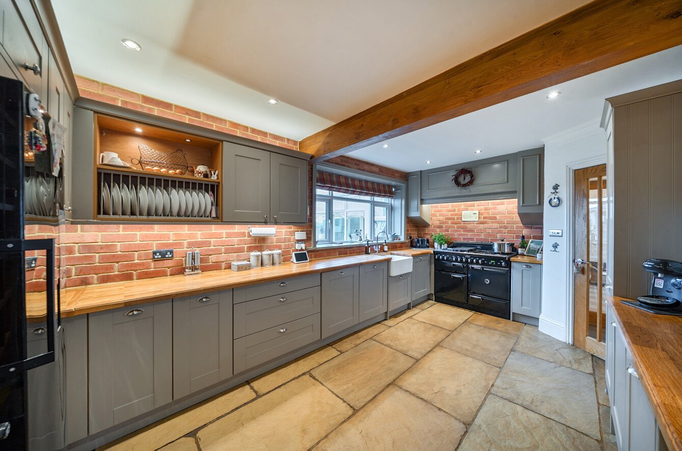 Dunstarn Gardens, Leeds, West Yorkshire, LS16