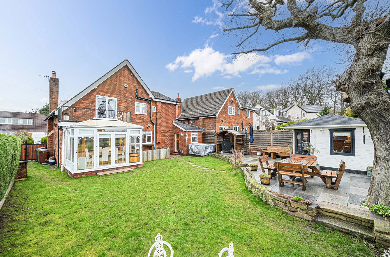 Dunstarn Gardens, Leeds, West Yorkshire, LS16