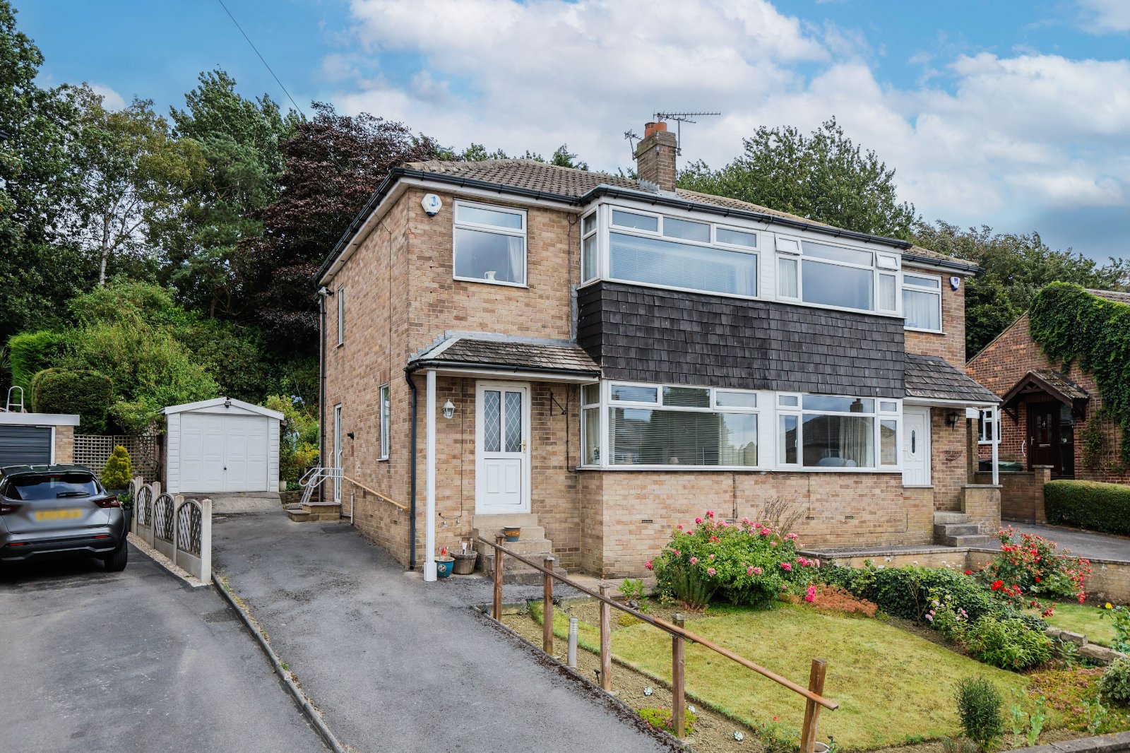 Banksfield Crescent, Yeadon, Leeds, West Yorkshire, LS19 - Hardisty