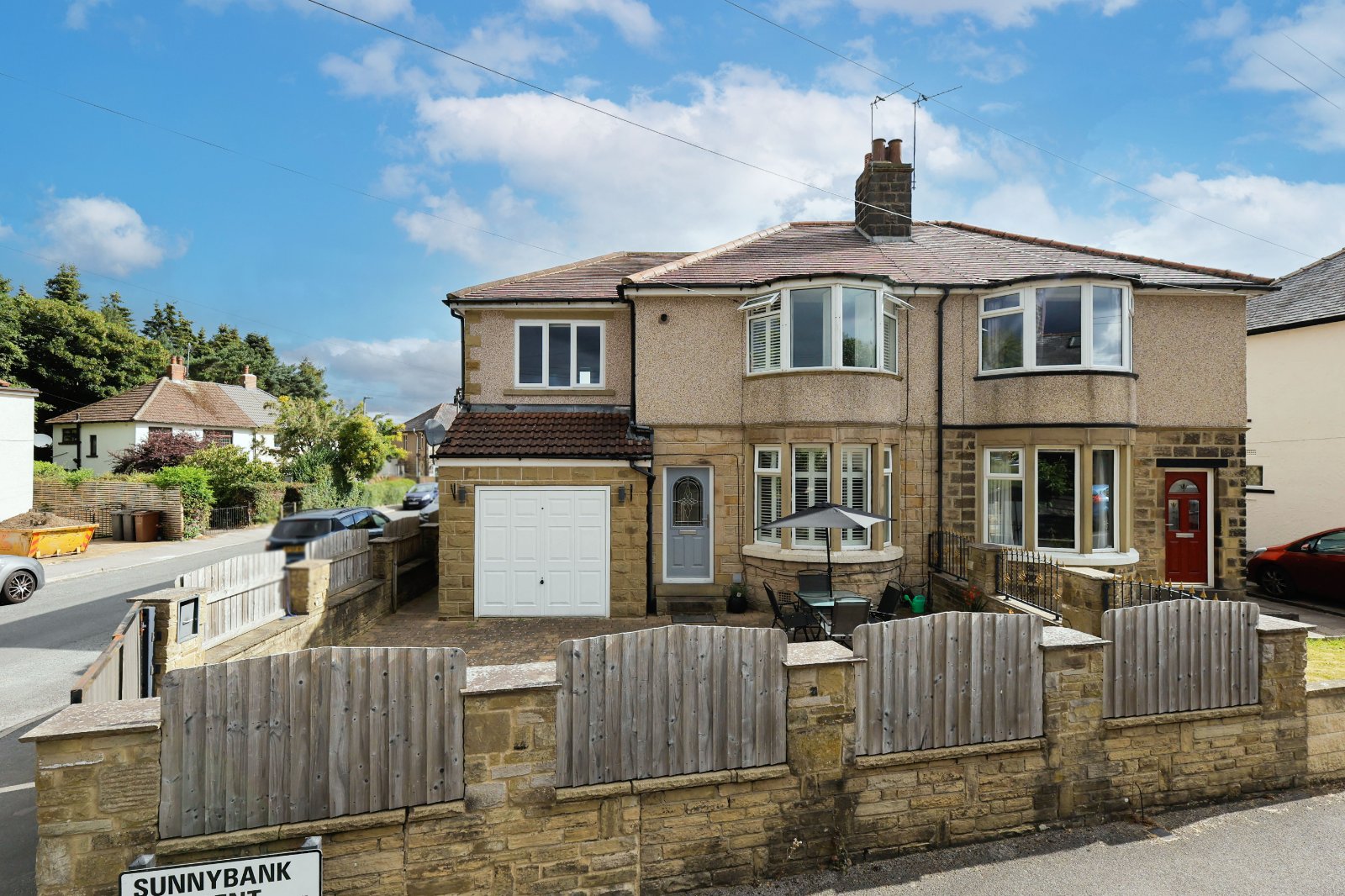 Sunnybank Crescent, Yeadon, Leeds, LS19 - Hardisty