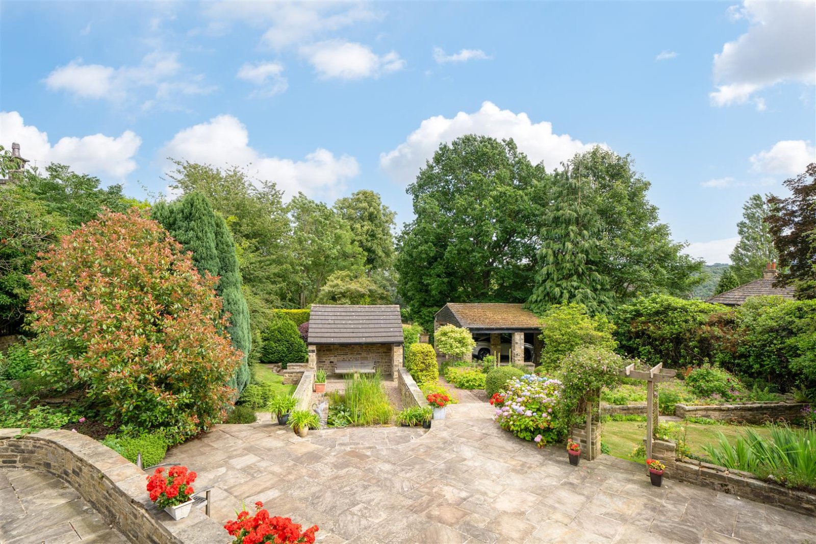 Acacia Park Drive, Apperley Bridge, West Yorkshire, BD10