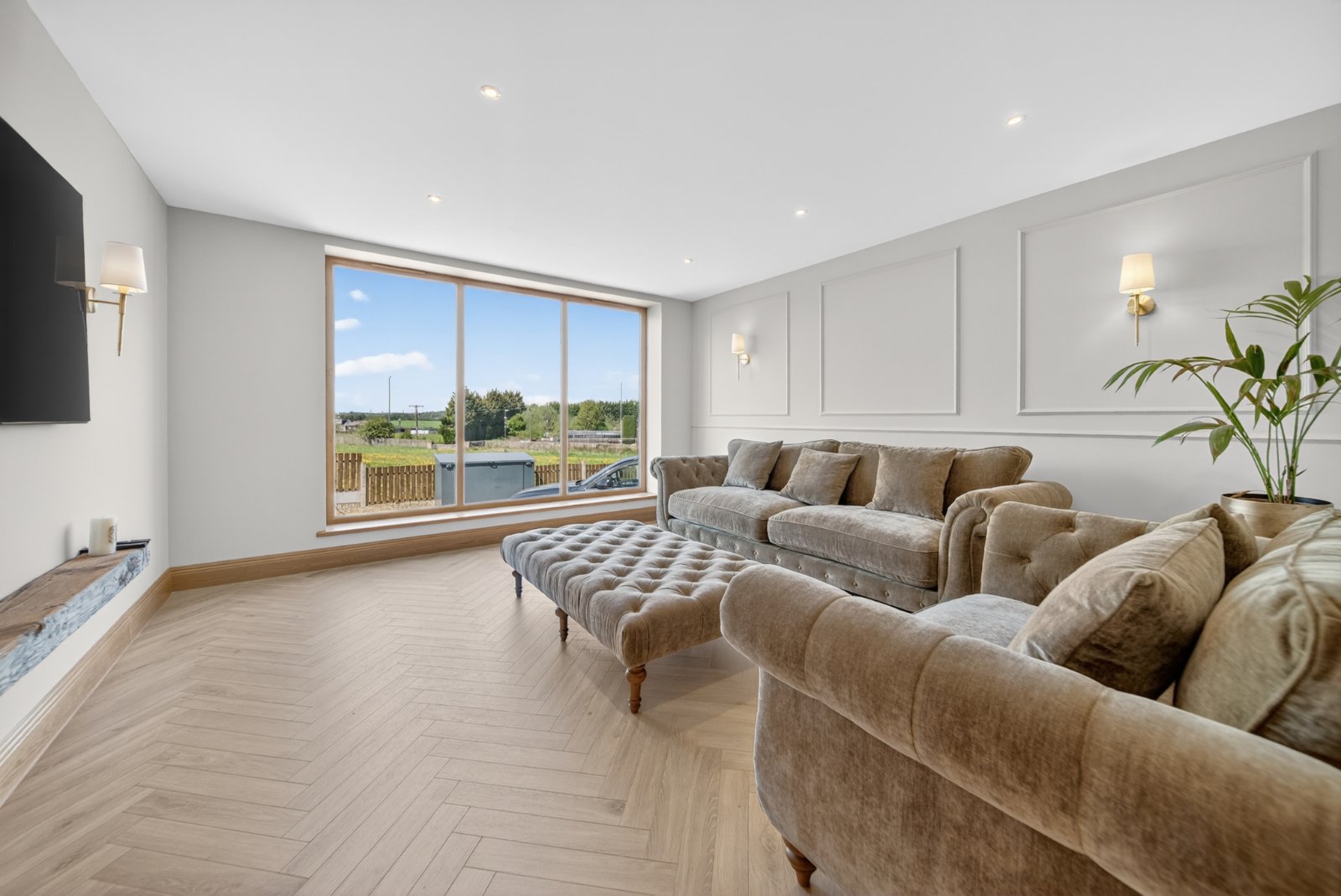Gildersome Lane, Gildersome, Morley, Leeds, LS27