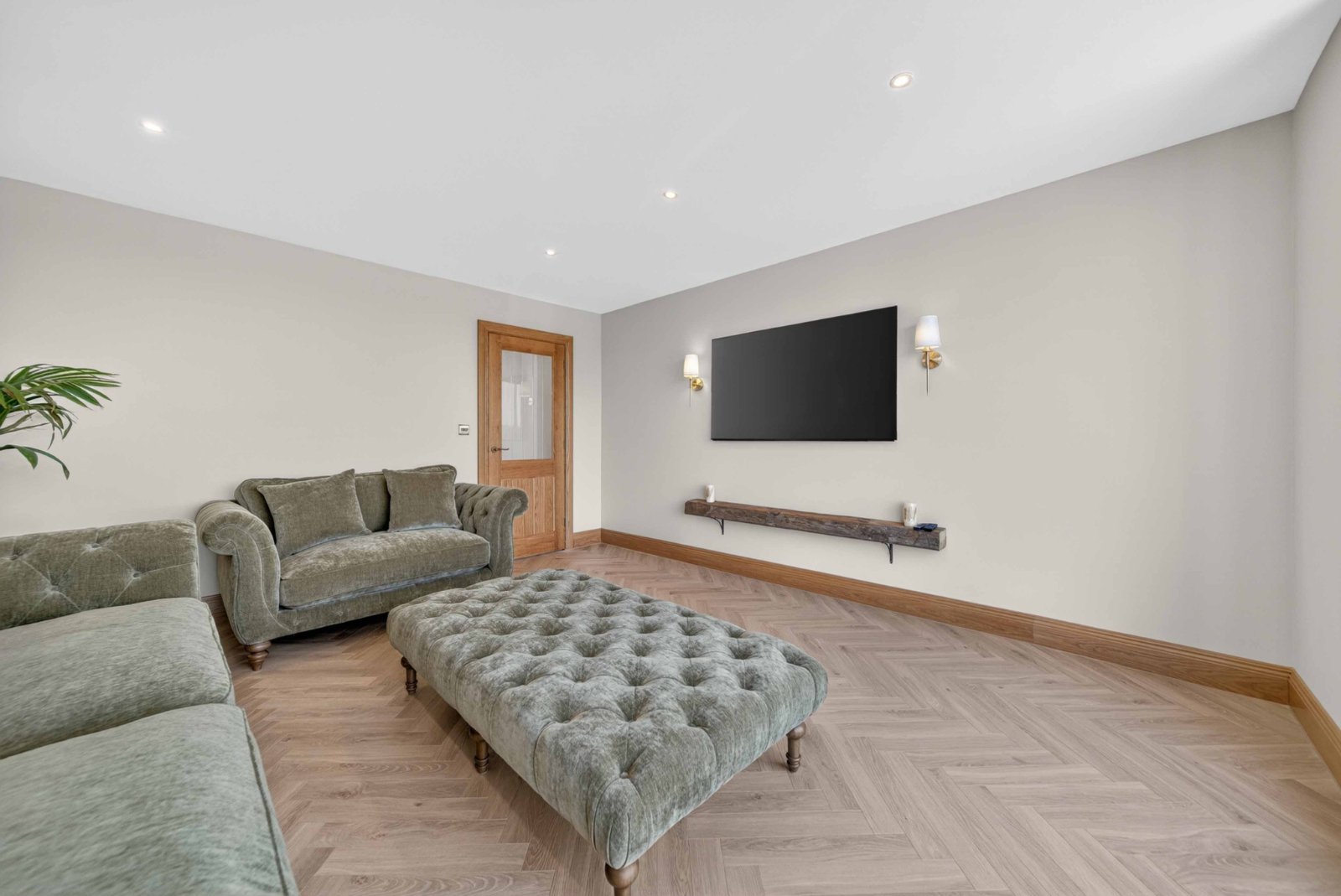 Gildersome Lane, Gildersome, Morley, Leeds, LS27