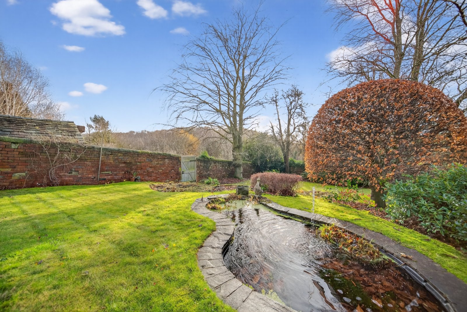 Hough Side Road, Pudsey, West Yorkshire, LS28