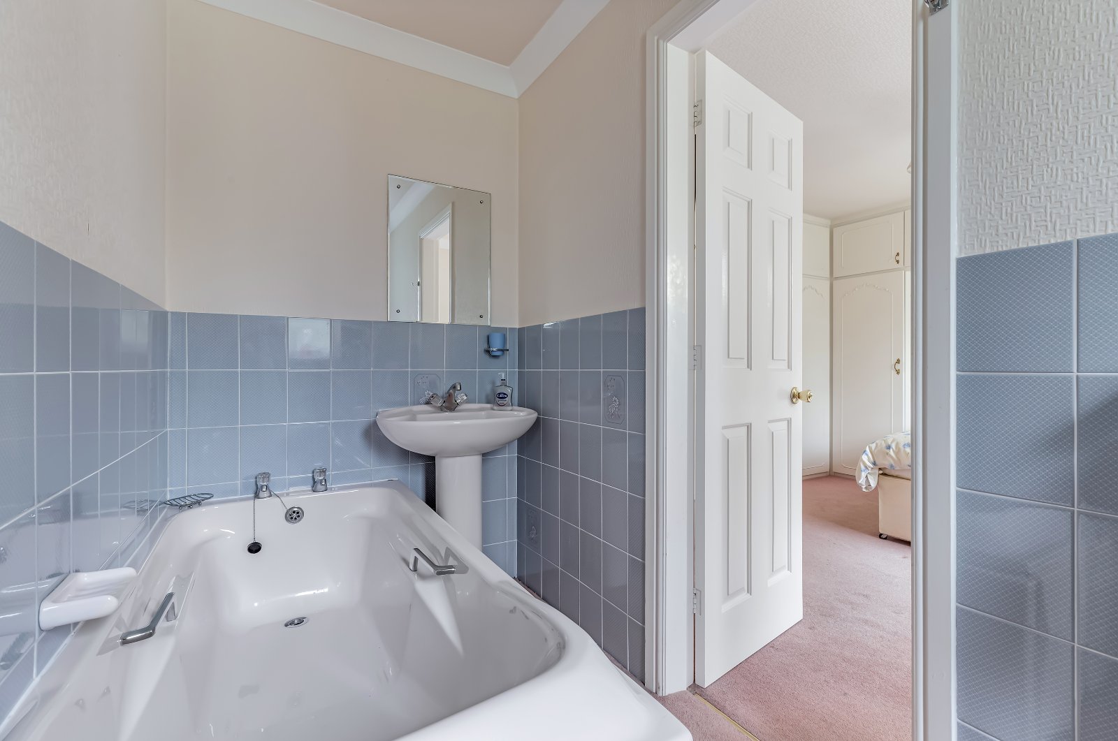 Gill Bank Road, Ilkley, West Yorkshire, LS29