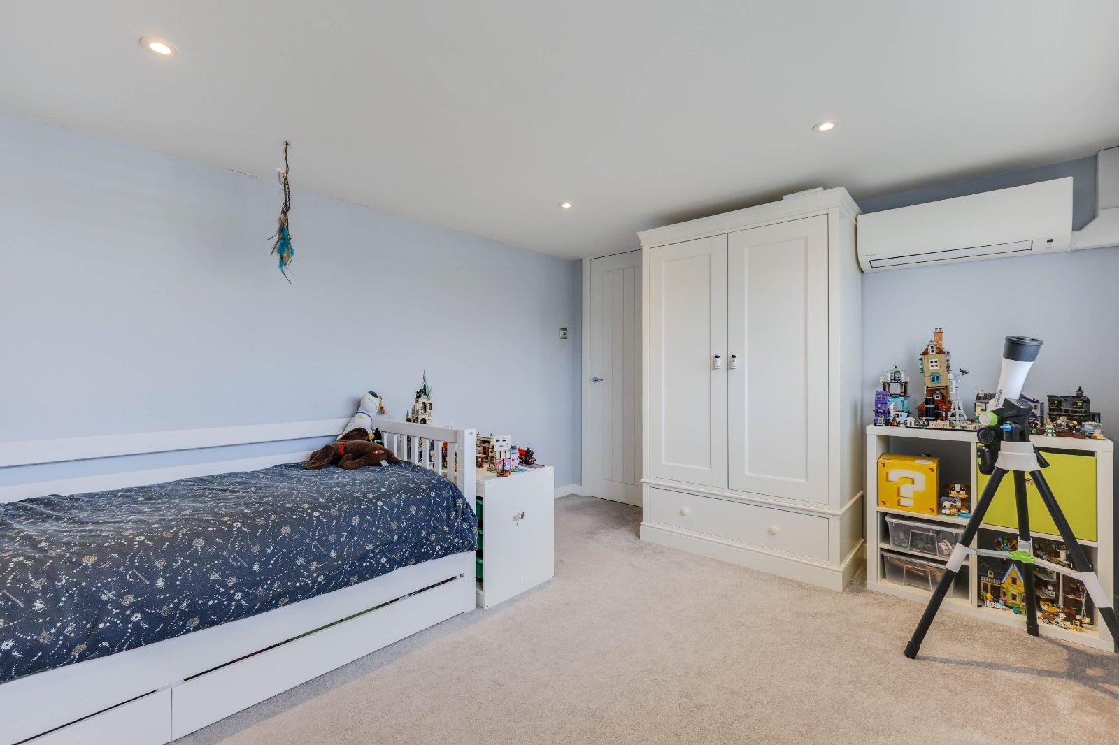 Foxholes Lane, Calverley, Pudsey, West Yorkshire, LS28