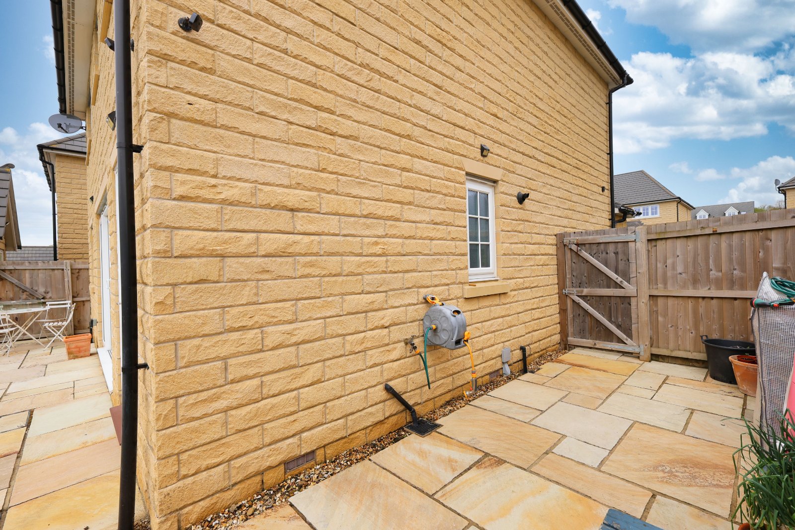 Bletchley Way, Horsforth, Leeds, West Yorkshire, LS18