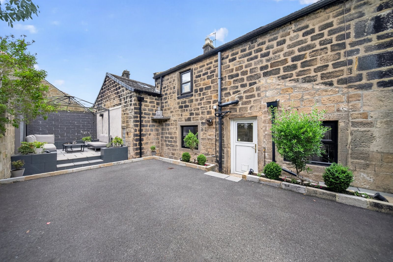 Micklefield Road, Rawdon, Leeds, West Yorkshire, LS19 - Hardisty