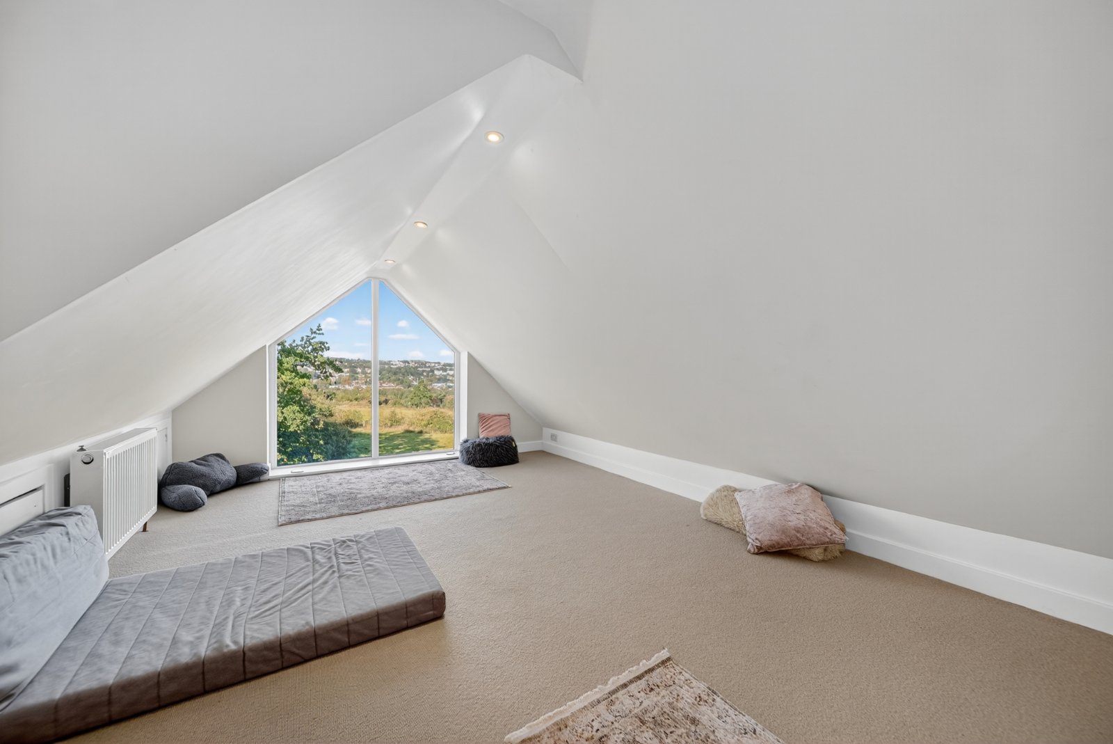 Carr Hill Drive, Calverley, Pudsey, West Yorkshire, LS28