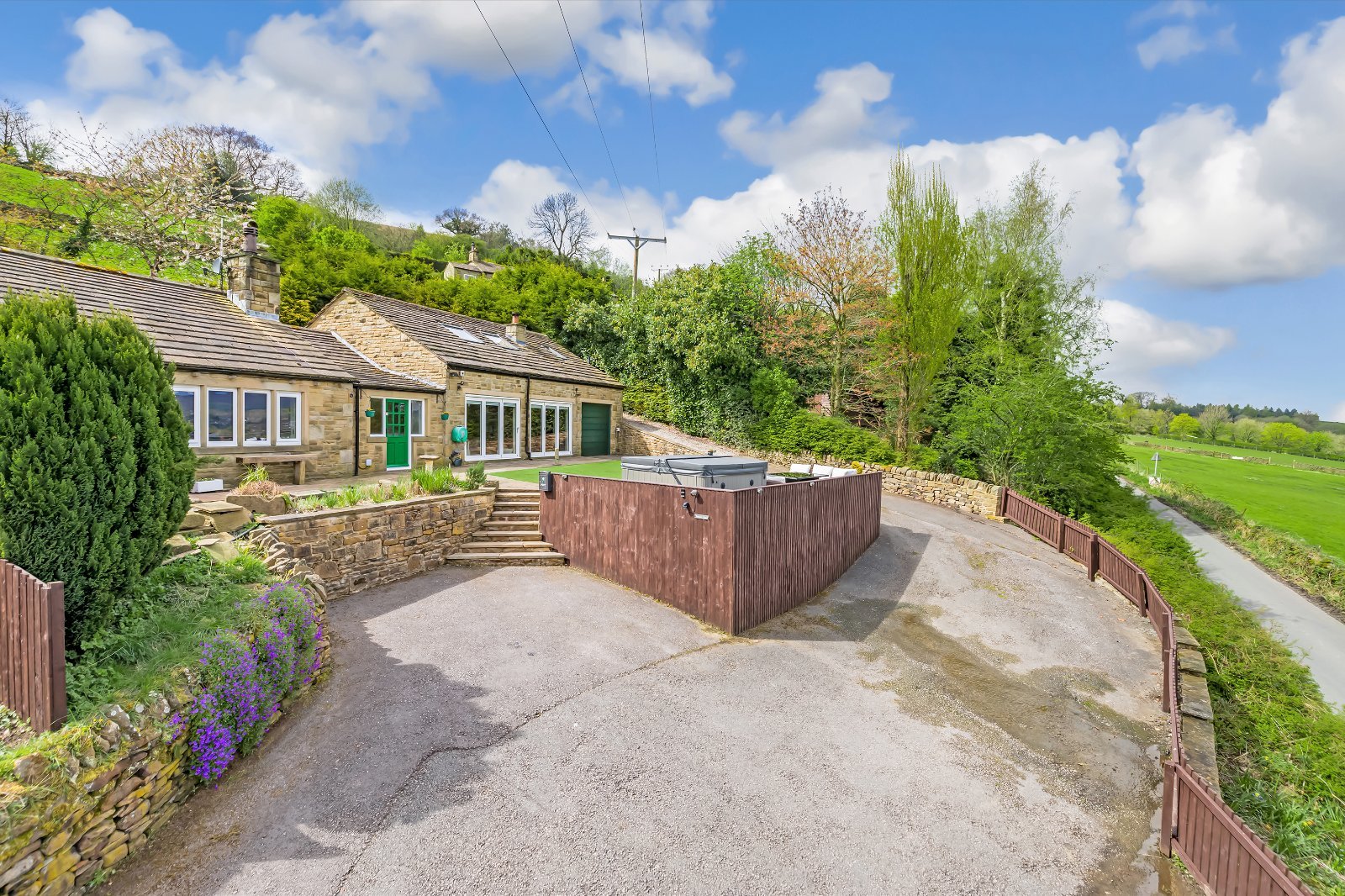 Woodside Lane, Cononley, Keighley, North Yorkshire, BD20