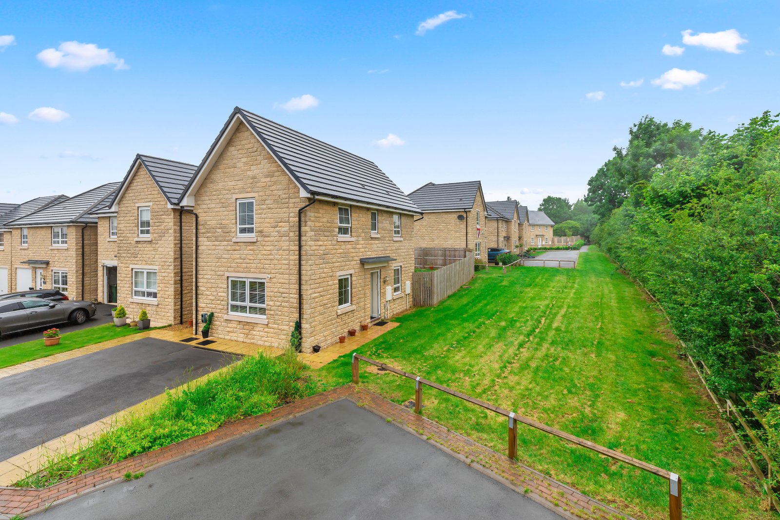 Fitch Drive, Silsden, Keighley, West Yorkshire, BD20 - Hardisty